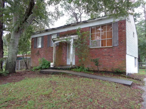 2202 Peachtree St, Brunswick, GA 31520