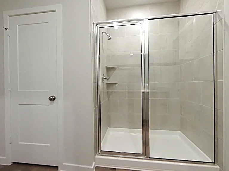 523 Shoreview Dr — Photo 3