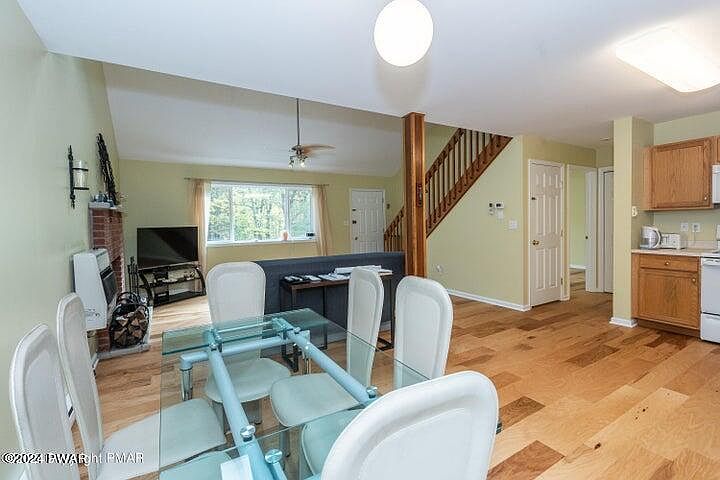 2nd image of 106 Mountain Laurel Ln