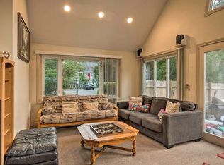 59 Tracy Ln, Mashpee, MA 02649