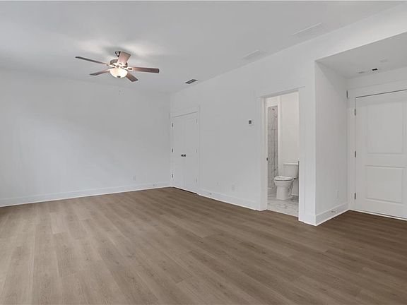3rd image of 112 Bridgecrest Rd
