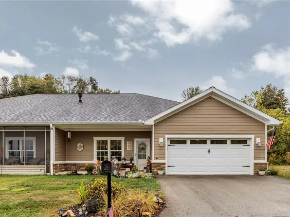 129 Shaker Dr #8, Ligonier, PA 15658