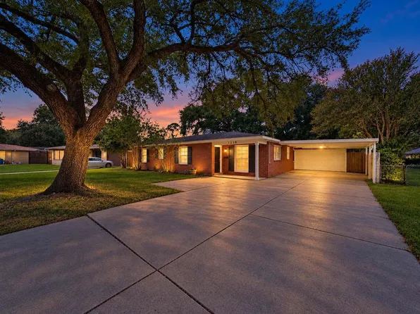1218 Kirsten St, La Marque, TX 77568
