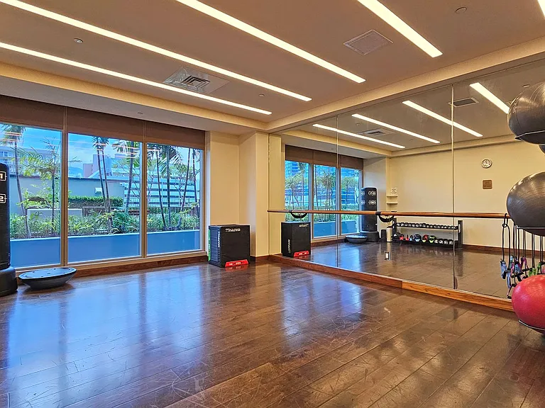 1555 Kapiolani Blvd #802 — Photo 31