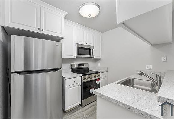 3rd image of 3939 Madison Ave APT 144