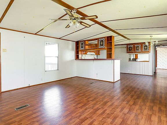 3rd image of 77 Benedict Dr