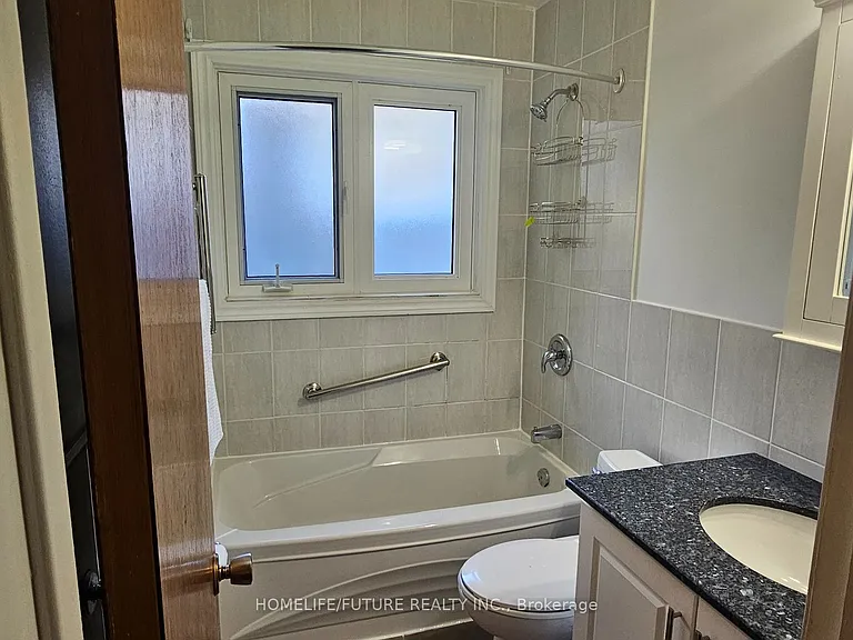 61 Hollyhedge Dr — Photo 16