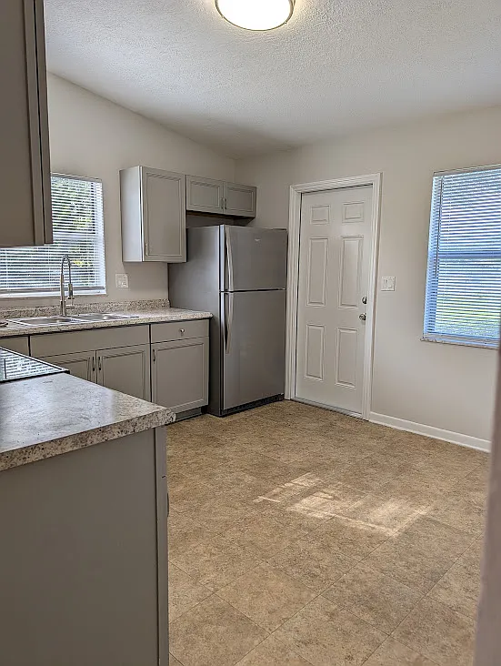 Kitchen - 1821 Georgianna St