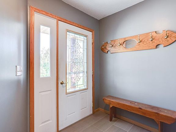 5th image of 534 Monnens Ave