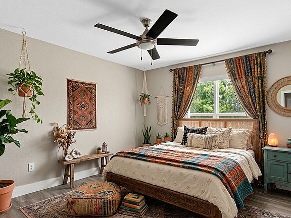 5th image of 2703 Ansel Ave S #2703