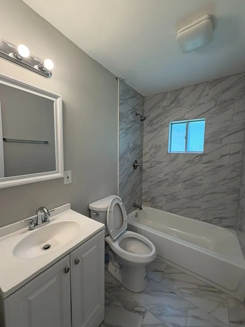Room in 2 Bedroom Home in Marietta — Photo 2