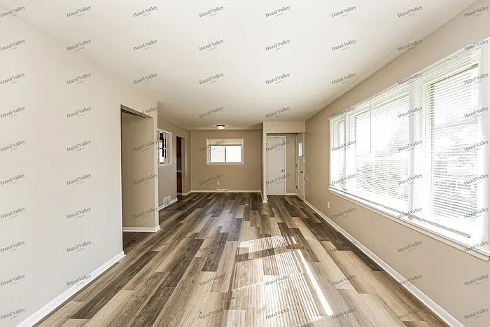 3 bed, 1.5 bath, $1,395 — Photo 4