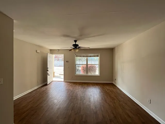 237 N Main St — Photo 11