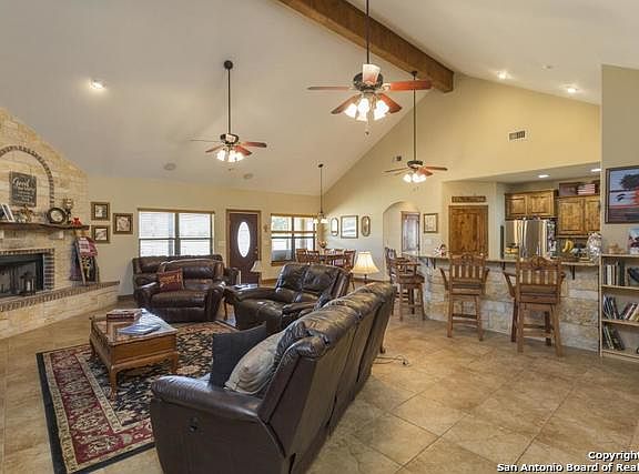 5th image of 317 Oak Holw