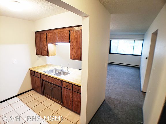 3rd image of 321 1st Ave SE #2