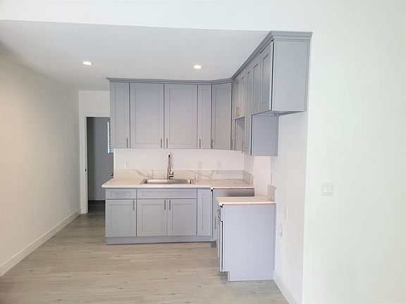 2nd image of 541 W 46th St