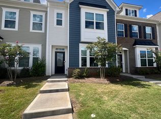 12711 Wandering Brook Dr, Charlotte, NC 28273