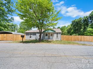 3706 2nd Ave NW, Hickory, NC 28601