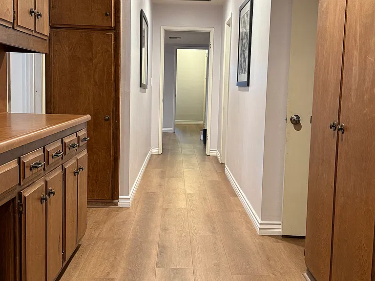 HALLWAY TO KITCHEN