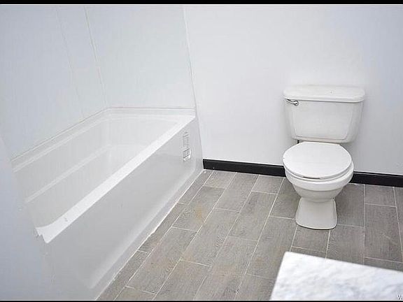 4th image of 245 Gorton St #1