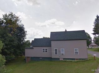 31 Gardiner St, Patten, ME 04765