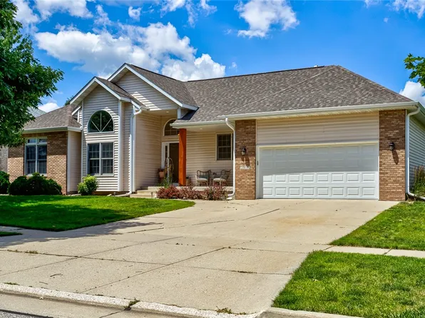 2311 Suncrest Dr, Ames, IA 50014