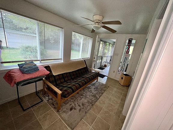 2nd image of 993 Remo Rd