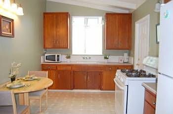 4th image of 1757 Royal Ave