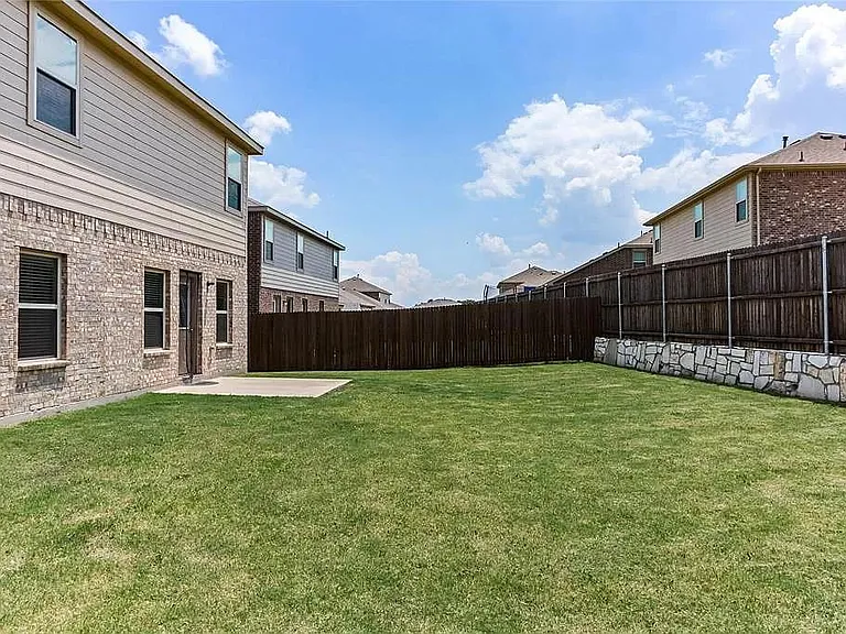 1402 Bent Grass Dr — Photo 25