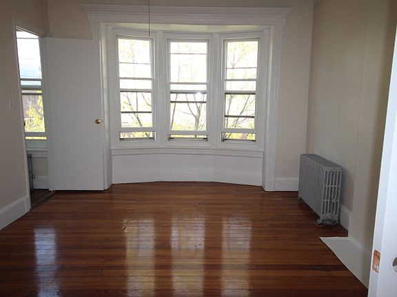 3rd image of 115 Boerum Pl APT 3