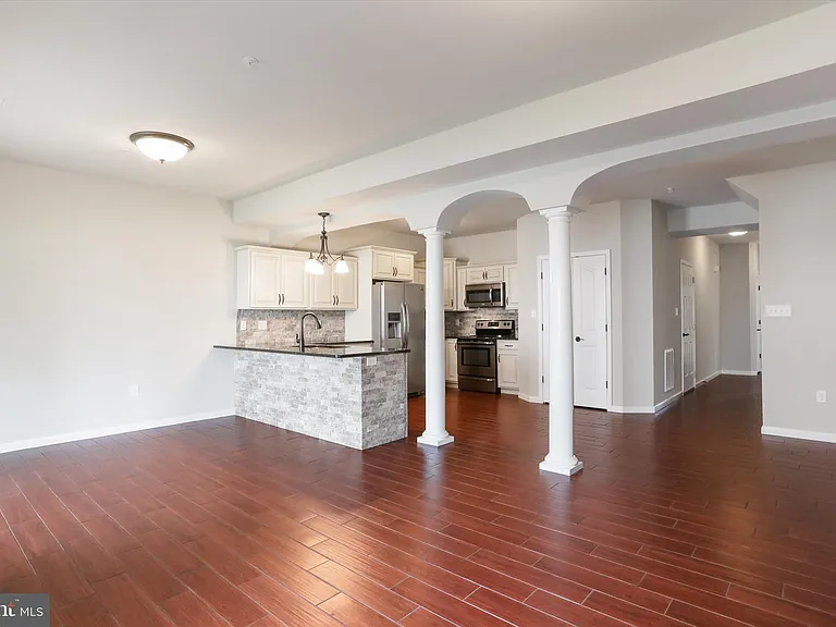 20 Delano Dr — Photo 11