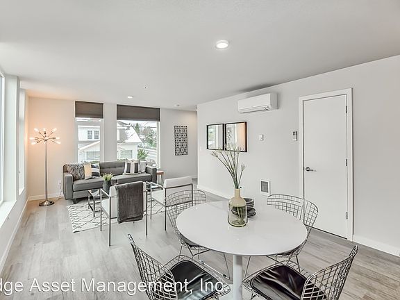 5th image of 4310 N Maryland Ave APT 9