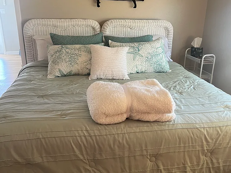 Two Twin Beds or 1 King Bed