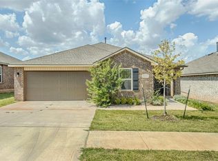 10413 SW 41st St, Mustang, OK 73064