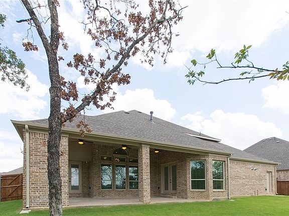 3rd image of 659 Indian Creek Dr
