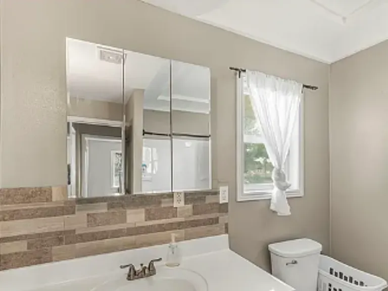 521 N Shilling Ave — Photo 11