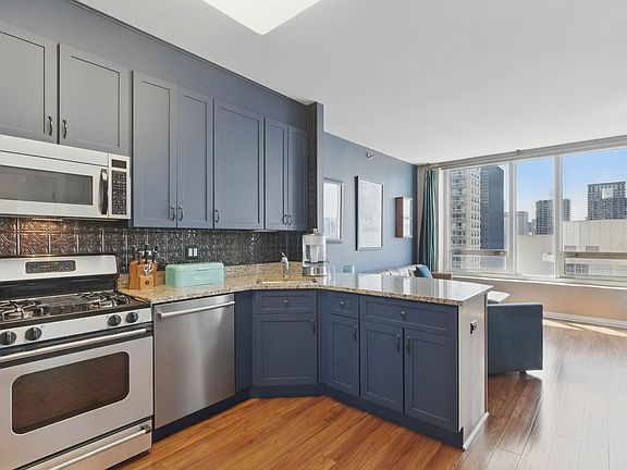 2nd image of 33 W Ontario St APT 40C