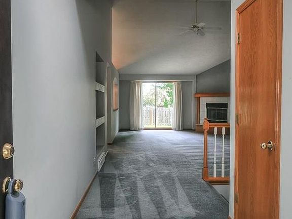 5th image of 15122 Emmet St
