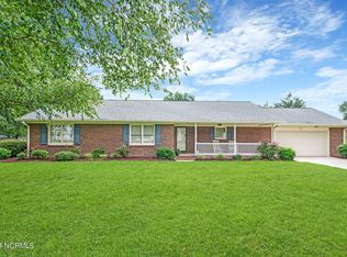 674 Davenport Farm Rd, Winterville, NC 28590