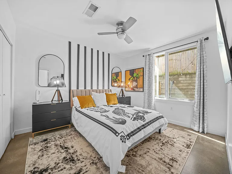 1277 Aalto Main NW — Photo 12
