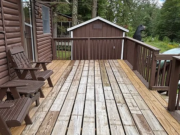 299 Friar Tuck Dr, Becket, MA 01223