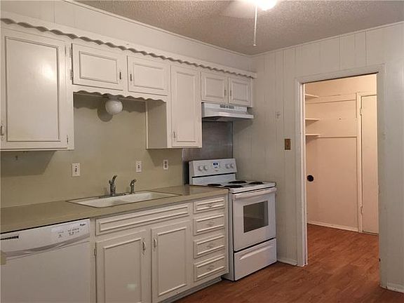 4th image of 1702 Kynette Dr APT B