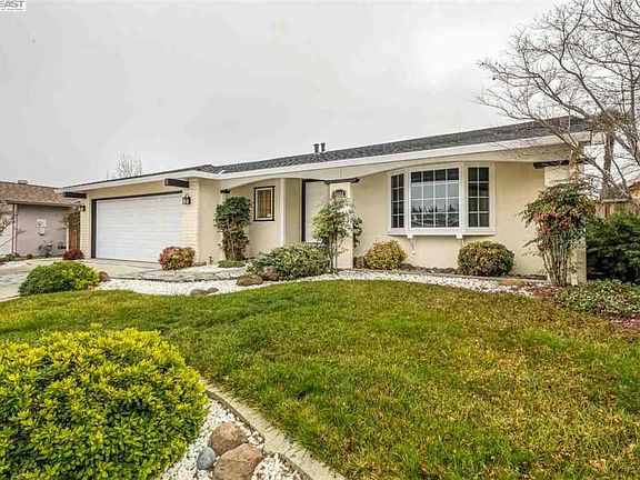 2nd image of 6822 Siesta Ct