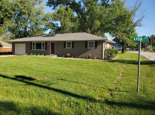 101 Lisa Ct, Hallsville, MO 65255
