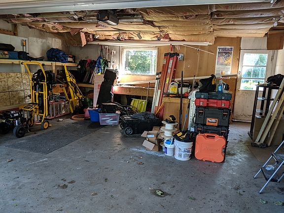 3rd image of 5531 Westchester Dr