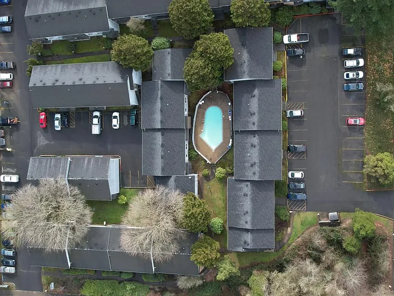 Parkwood Court Apartments — Photo 20