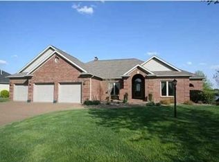 2300 Briarcliff Dr, Newburgh, IN