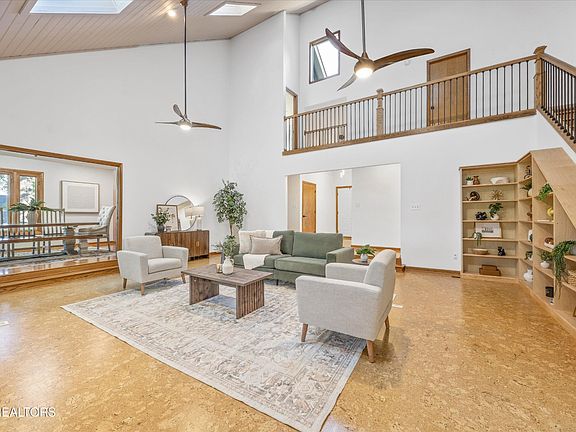 4th image of 405 Sugarwood Dr
