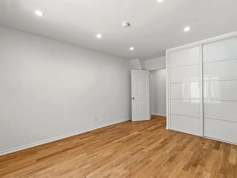 1233 N Harper Ave #6 — Photo 12
