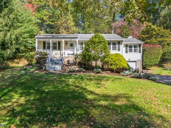 8 Prescott Cir, Clinton Twp., NJ 08833